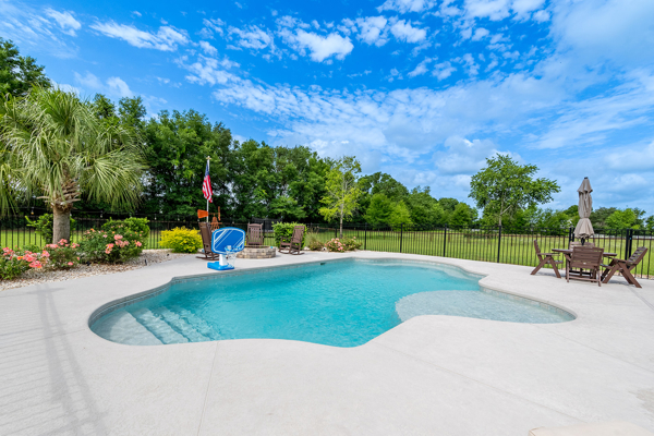Beautiful Country Home in Trenton, FL with pool