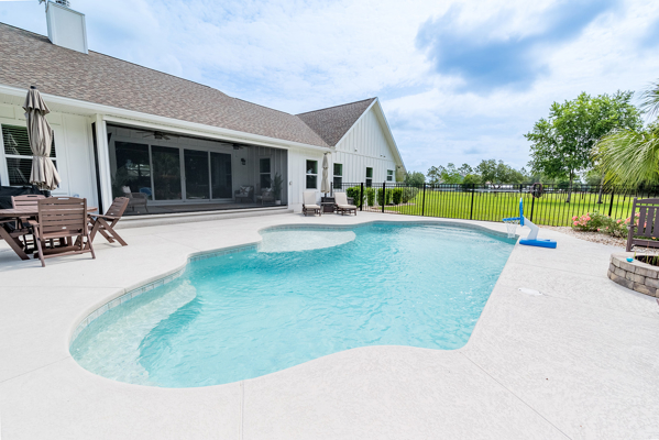 Beautiful Country Home in Trenton, FL with pool