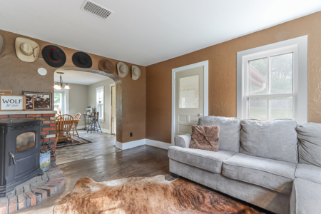 Country Home on 5 Acres For Sale in Waupaca WI - image 17