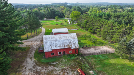 Country Home on 5 Acres For Sale in Waupaca WI - image 5