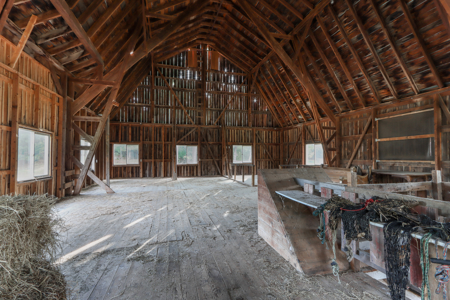 Country Home on 5 Acres For Sale in Waupaca WI - image 33
