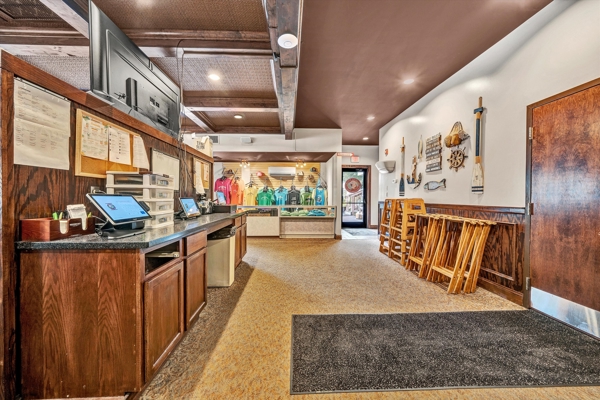 Waterfront Restaurant & Bar for Sale on Smith Mountain Lake