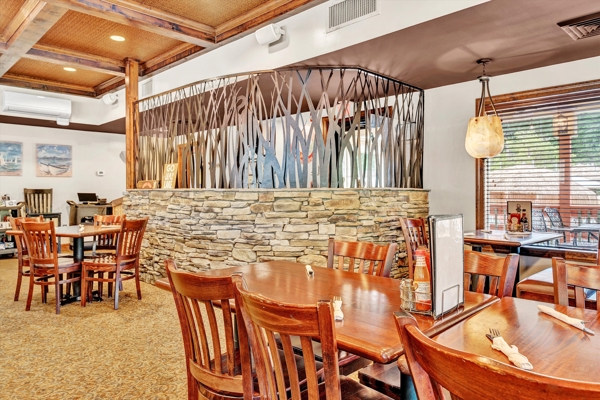 Waterfront Restaurant & Bar for Sale on Smith Mountain Lake