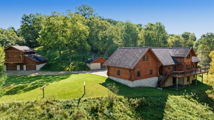 96.25-Acre Log Home, Pasture & Recreational Estate in Grant Cty