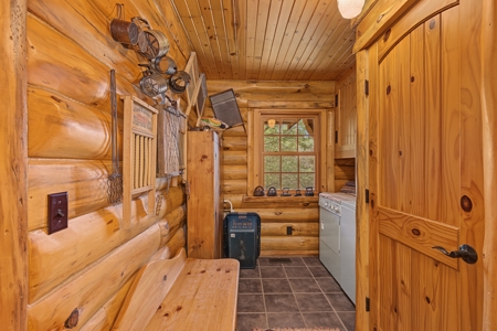 96.25-Acre Log Home, Pasture & Recreational Estate in Grant Cty - image 22