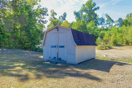 Country Home for Sale in Lewis County, Tennessee - image 37