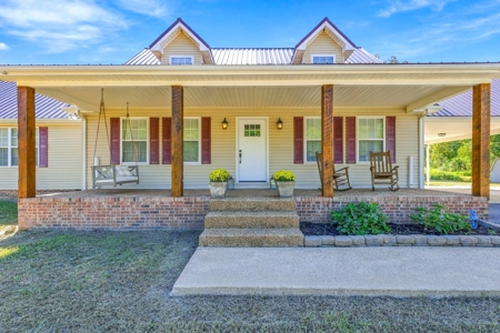 Country Home for Sale in Lewis County, Tennessee - image 1