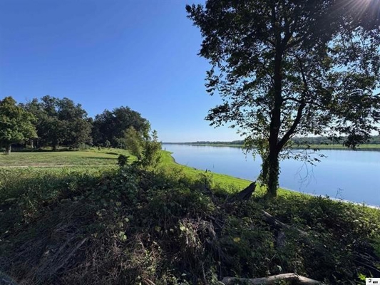 ¼ Acre Waterfront Camper Lot on Old River