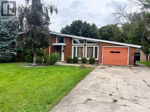 Home for Sale in Wallaceburg, Ontario