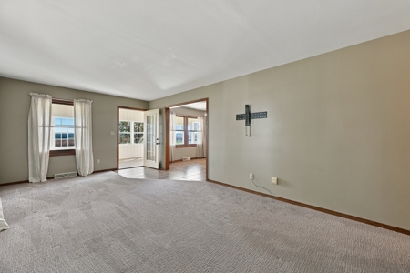 Private Acreage With Ranch-Style Home And Great Country View - image 9