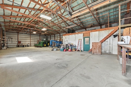 Private Acreage With Ranch-Style Home And Great Country View - image 34