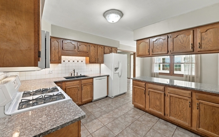 Private Acreage With Ranch-Style Home And Great Country View - image 12