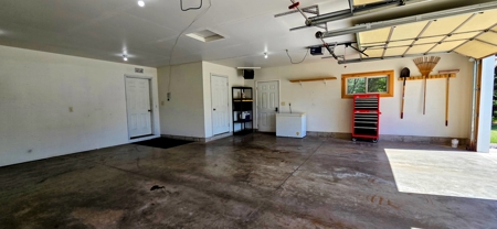 Wonderfully maintained newer home north of Millston - image 14