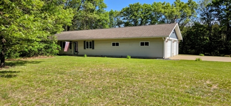 Wonderfully maintained newer home north of Millston - image 15