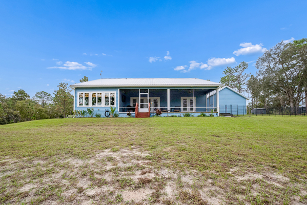 Home on Private 20 Acre Property In Williston, FL