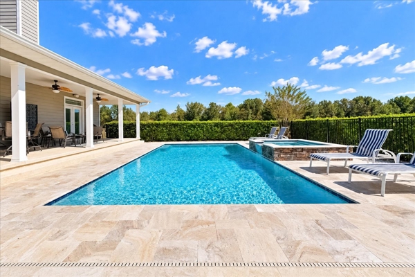 20 Acre Luxury Home With Heated Pool And Steel Barn In Trenton FL
