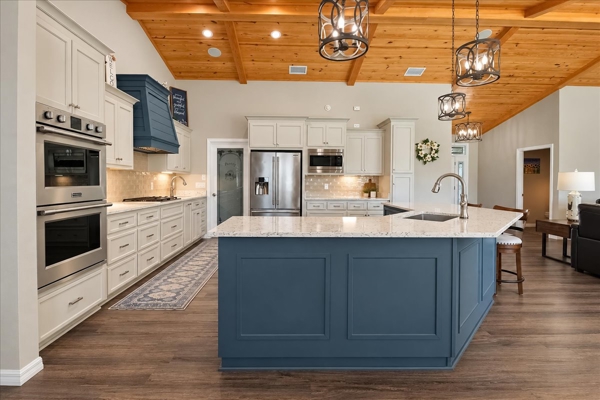 20 Acre Luxury Home With Heated Pool And Steel Barn In Trenton FL