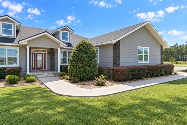 20 Acre Luxury Home With Heated Pool And Steel Barn In Trenton FL