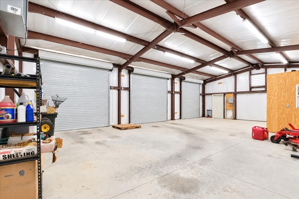 20 Acre Luxury Home With Heated Pool And Steel Barn In Trenton FL