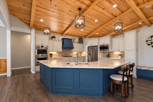 20 Acre Luxury Home With Heated Pool And Steel Barn In Trenton FL