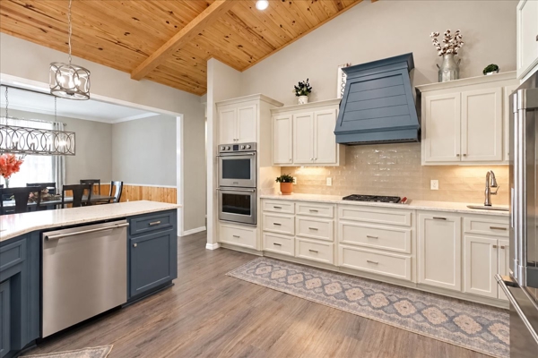 20 Acre Luxury Home With Heated Pool And Steel Barn In Trenton FL