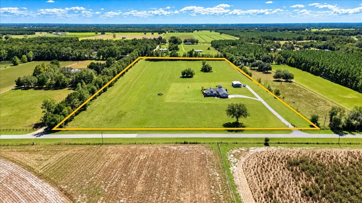 20 Acre Luxury Home With Heated Pool And Steel Barn In Trenton FL