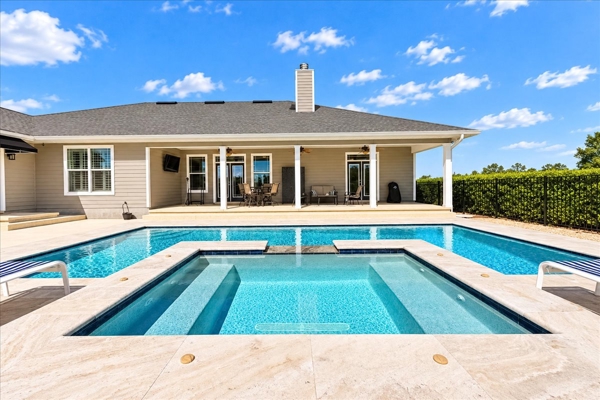 20 Acre Luxury Home With Heated Pool And Steel Barn In Trenton FL