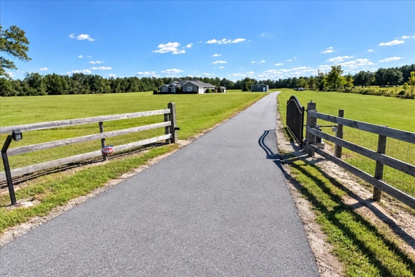 20 Acre Luxury Home With Heated Pool And Steel Barn In Trenton FL