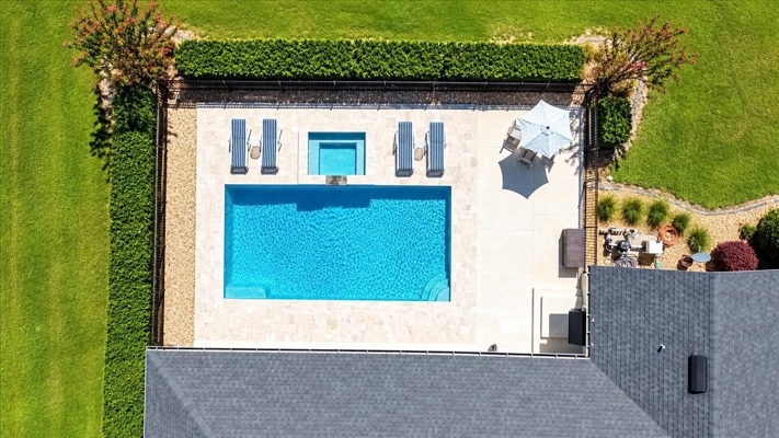 20 Acre Luxury Home With Heated Pool And Steel Barn In Trenton FL