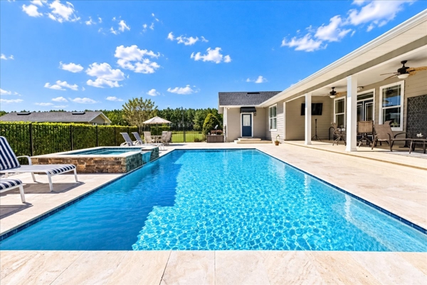 20 Acre Luxury Home With Heated Pool And Steel Barn In Trenton FL