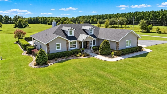20 Acre Luxury Home With Heated Pool And Steel Barn In Trenton FL