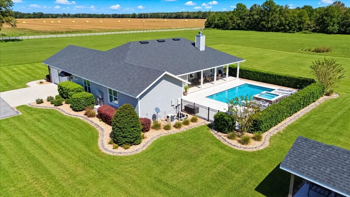 20 Acre Luxury Home With Heated Pool And Steel Barn In Trenton FL
