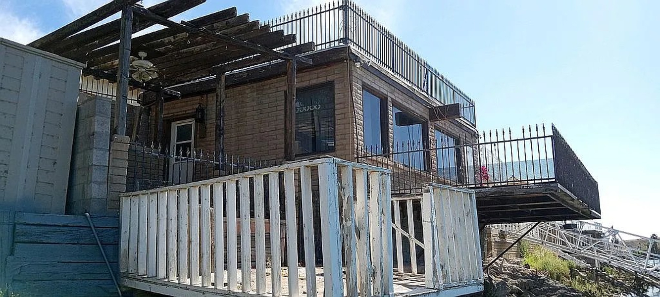 No Caption