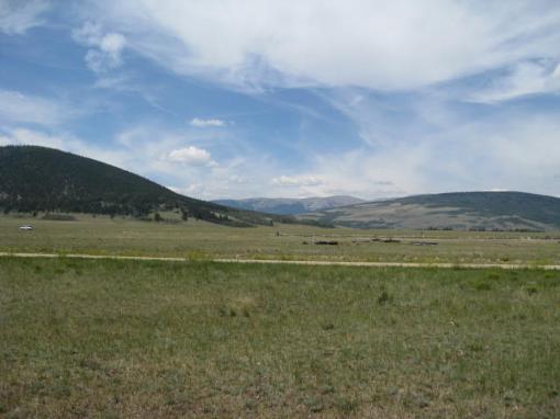 Mountain & Grassland Views