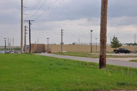 Prime Poteau Highway Commercial Property - image 3