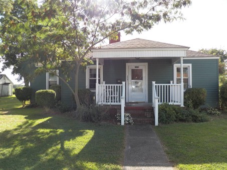 Single Family One Story Home In City Limits