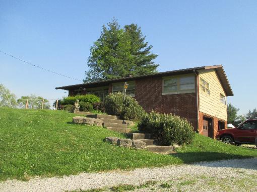 4607 W Leonard Springs