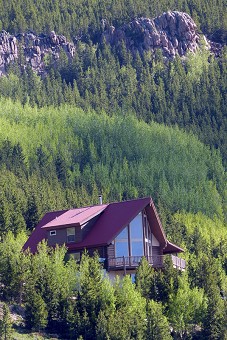 Quintessential Mountain Log Home