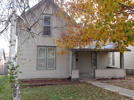 618 N Main St. Cameron, Mo-front Yard