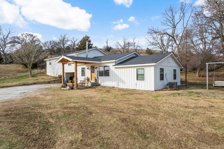 Oklahoma Cattle Ranch in Henryetta for Sale - image 1