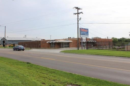 Commercial Industrial Building In Topeka, Ks - image 3