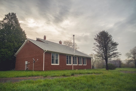 Large Home On 10 Acres In Floyd Va for Sale! - image 4