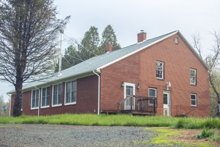 Large Home On 10 Acres In Floyd Va for Sale! - image 2