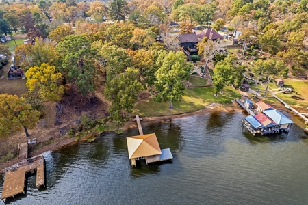Lakefront Home on Lake Tyler East of Dallas near Tyler Texas - image 4