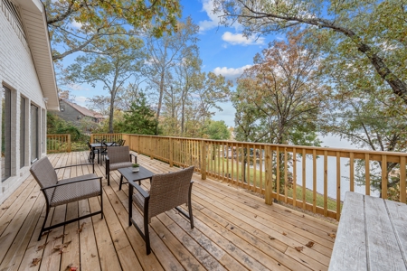 Lakefront Home on Lake Tyler East of Dallas near Tyler Texas - image 27