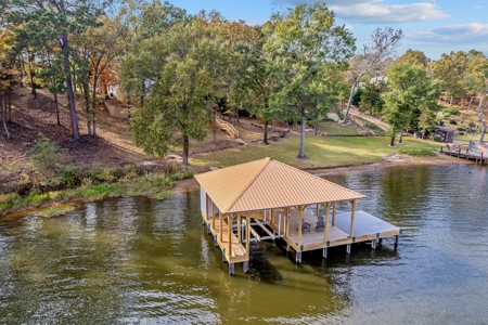 Lakefront Home on Lake Tyler East of Dallas near Tyler Texas - image 3