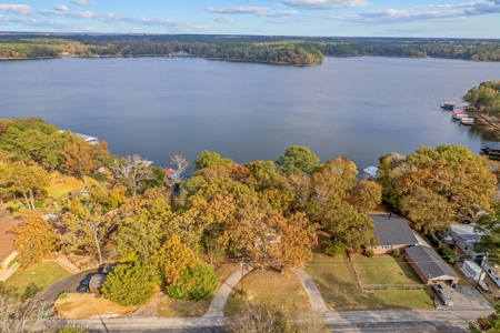 Lakefront Home on Lake Tyler East of Dallas near Tyler Texas - image 7