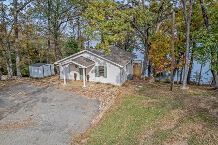 Lakefront Home on Lake Tyler East of Dallas near Tyler Texas - image 10