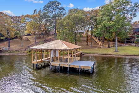 Lakefront Home on Lake Tyler East of Dallas near Tyler Texas - image 1