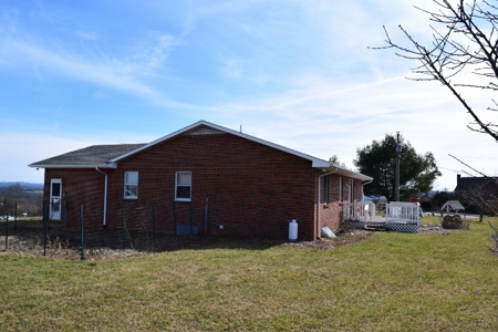 Brick Ranch In The Country for Sale at Absolute Auction! - image 20